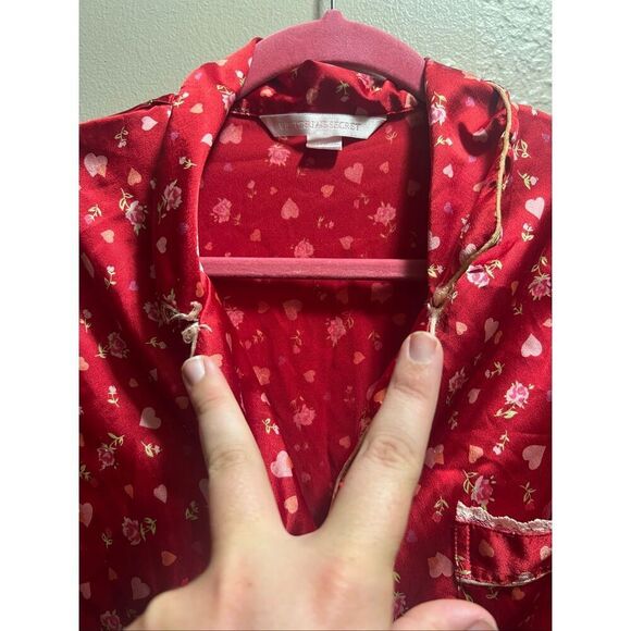 Victoria’s Secret Red With Hearts And Flowers Button Up Sleep Top Y2K Woman’s Si - Picture 9 of 15